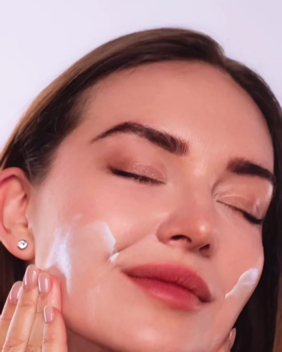 Professional Face Cream with SPF 50 — face sunscreen spf 50 — 6